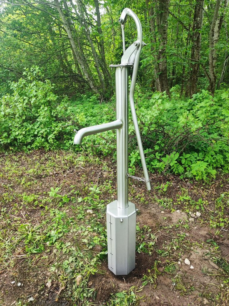 Käsipump puurkaevule
